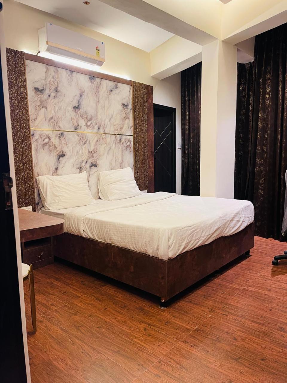 העיר בנגלור The Taaj Inn מראה חיצוני תמונה